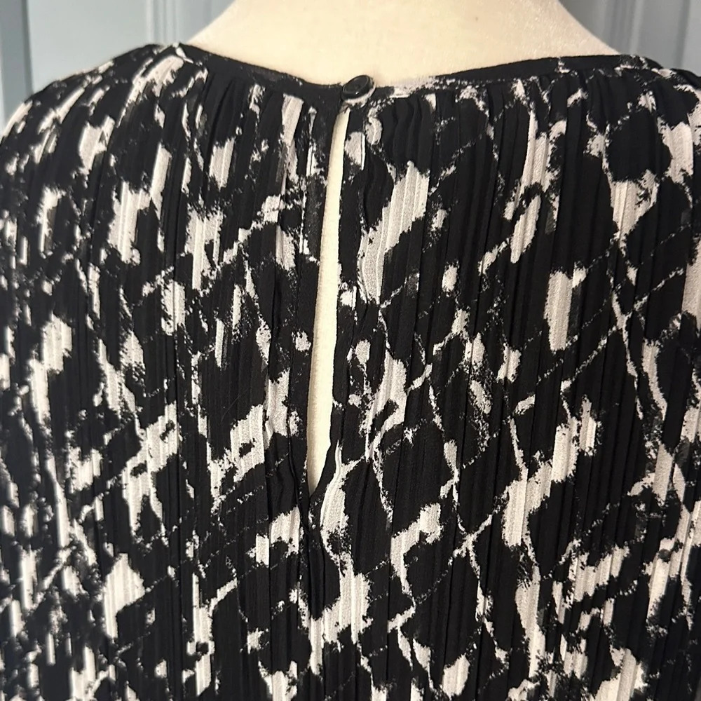 NEW Halogen Women’s XXL Black and White Pleated Tank Top Blouse - Picture 6 of 8